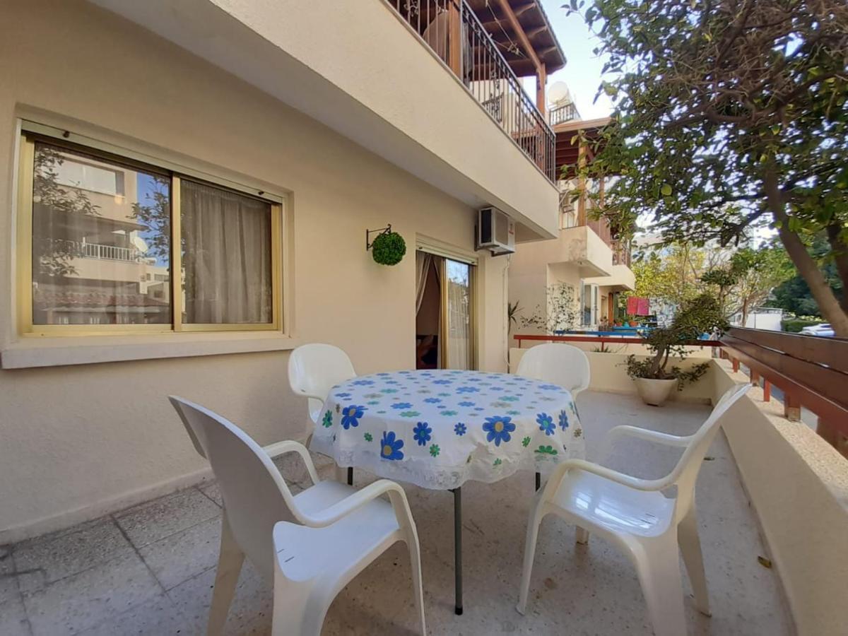 Albert'S Apartment Mackenzie 001 Larnaca Exterior foto